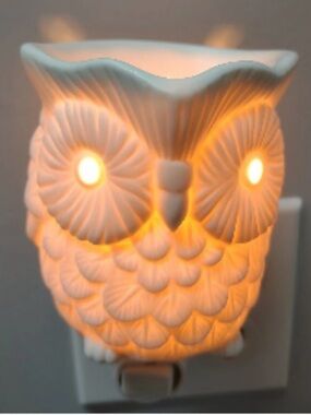 Scentsy White Owl Ceramic Plug-In Warmer price firm